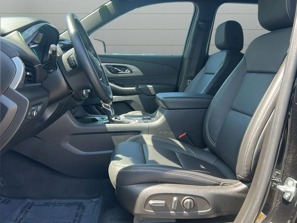 Used 2023 Black Chevrolet LT Leather image 10