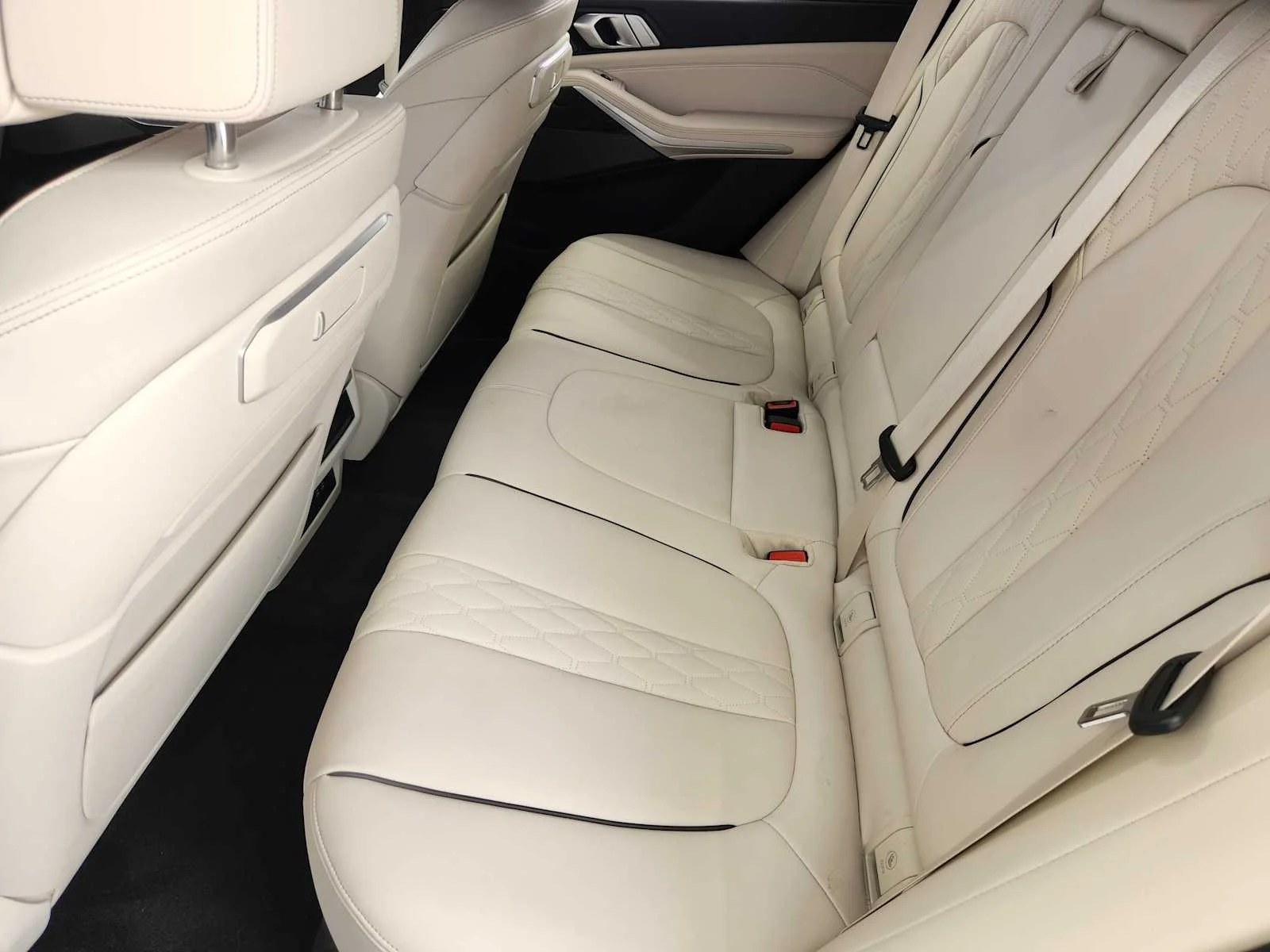Certified Used 2025 Skyscraper Grey Metallic BMW M60i image 20