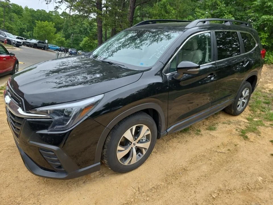 2023 Subaru Ascent Premium 7 Passenger's photo