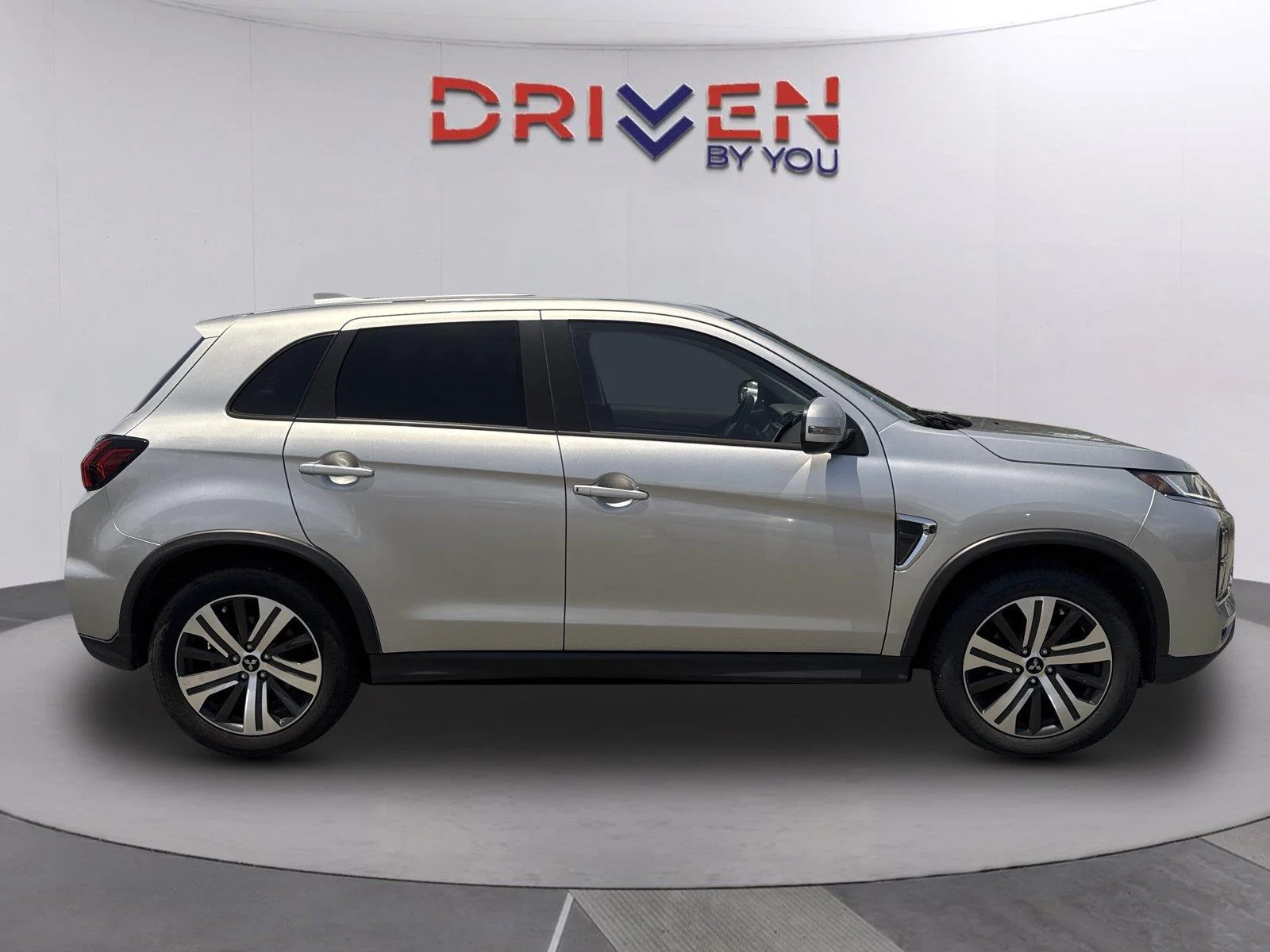 Used 2021 Alloy Silver Metallic Mitsubishi ES image 3