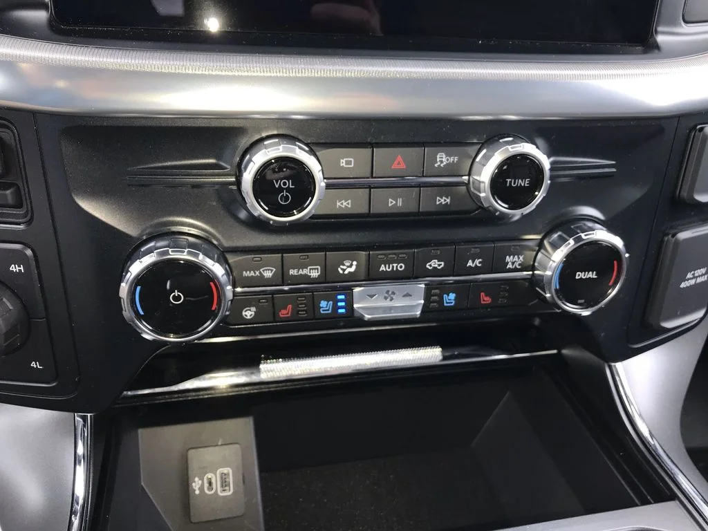 Used 2025 Blue Ford Lariat image 19