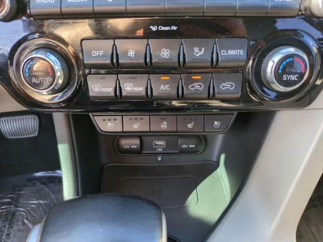 Used 2020 White Kia EX image 25