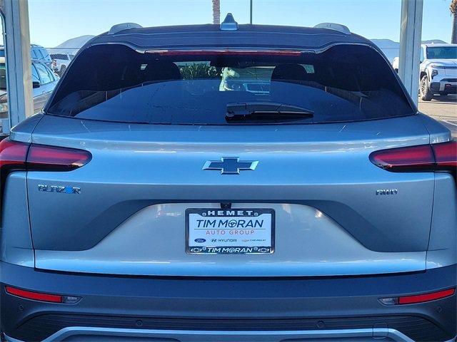 New 2026 Sterling Gray Metallic Chevrolet LT image 19