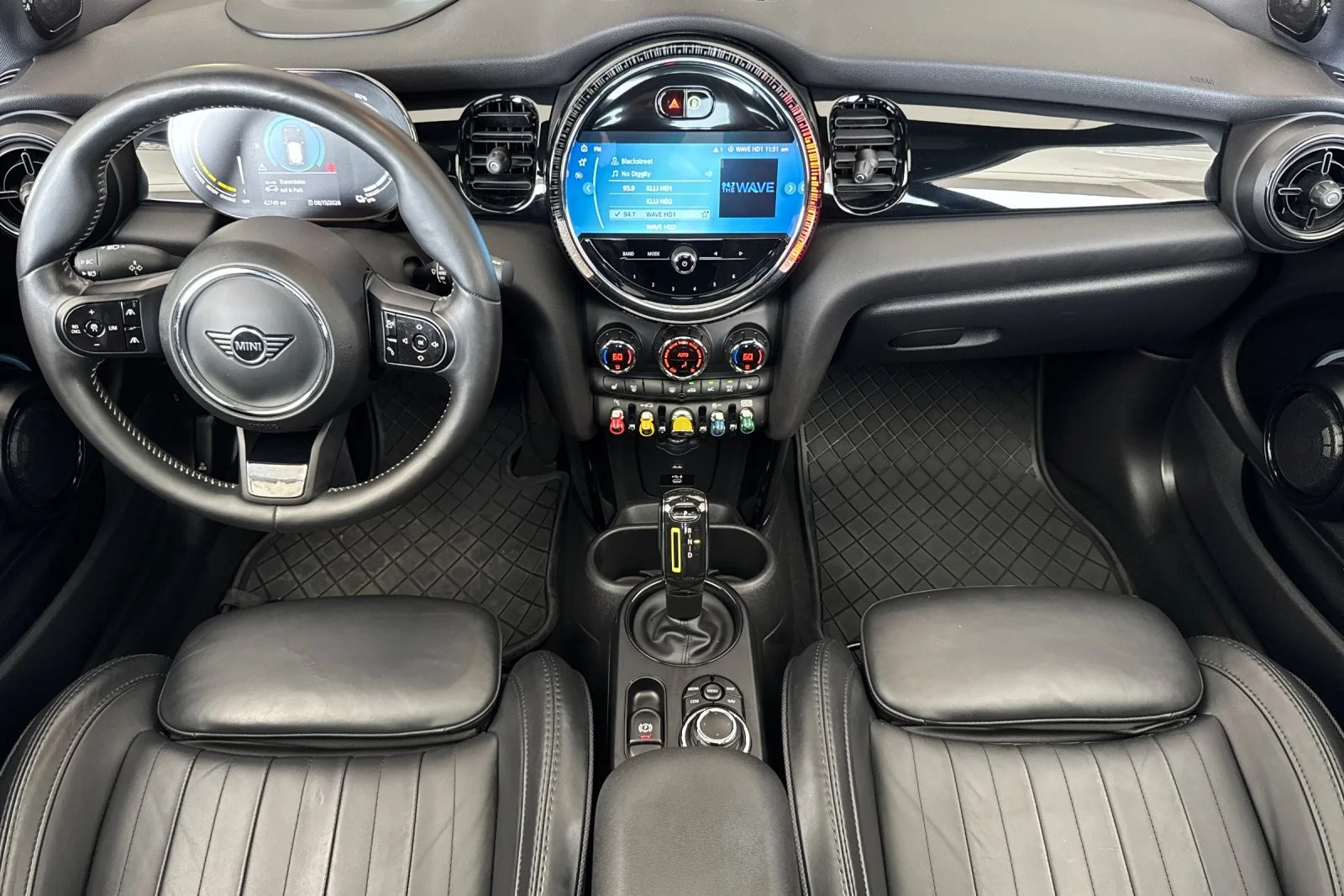 Used 2022 PRECIOUS METAL MINI Cooper SE image 12