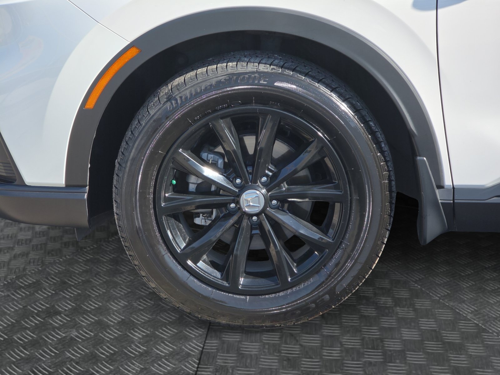 Used 2024 Platinum White Pearl Honda EX-L image 9