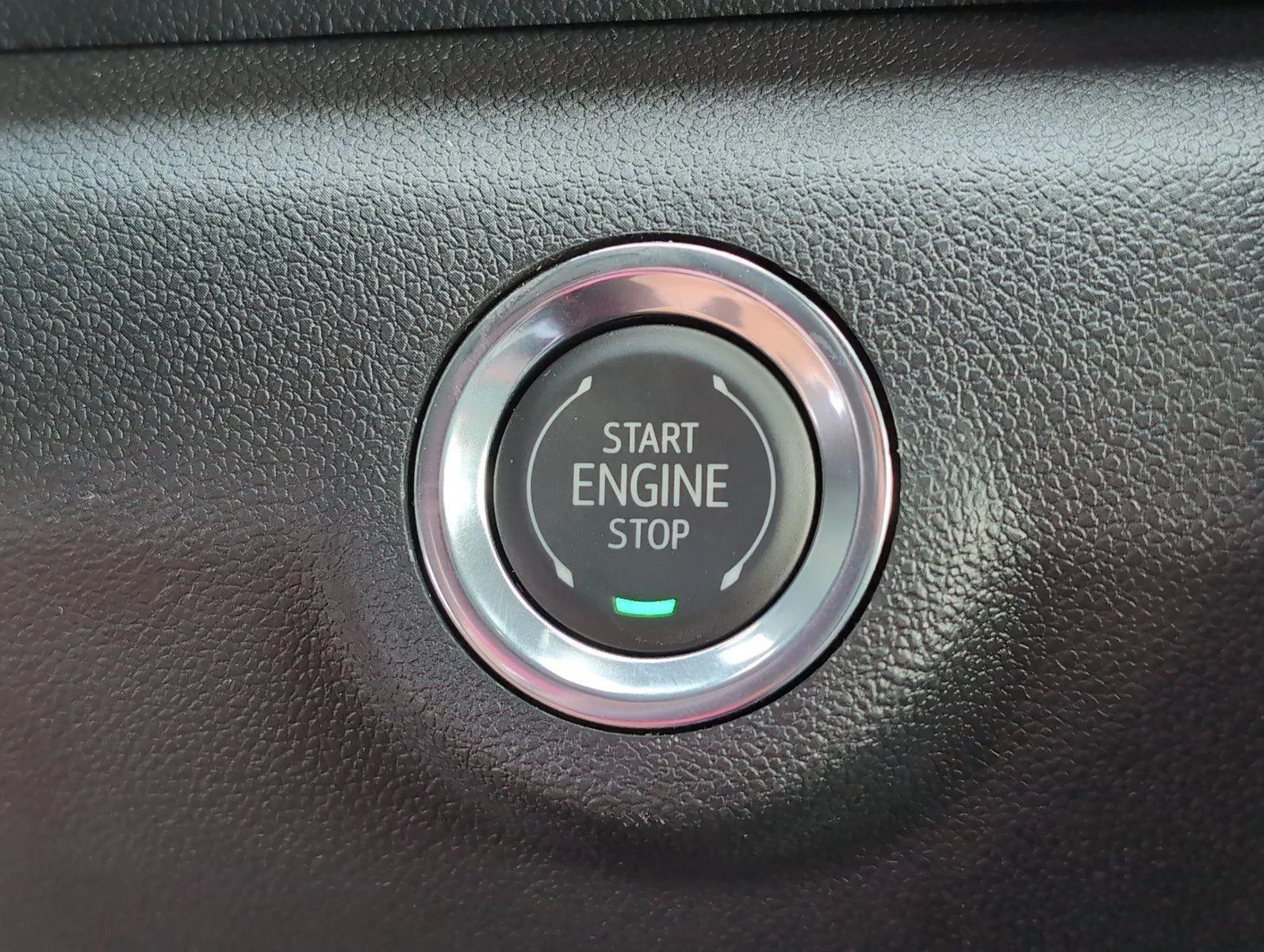 New 2026 Sterling Metallic GMC Elevation image 17