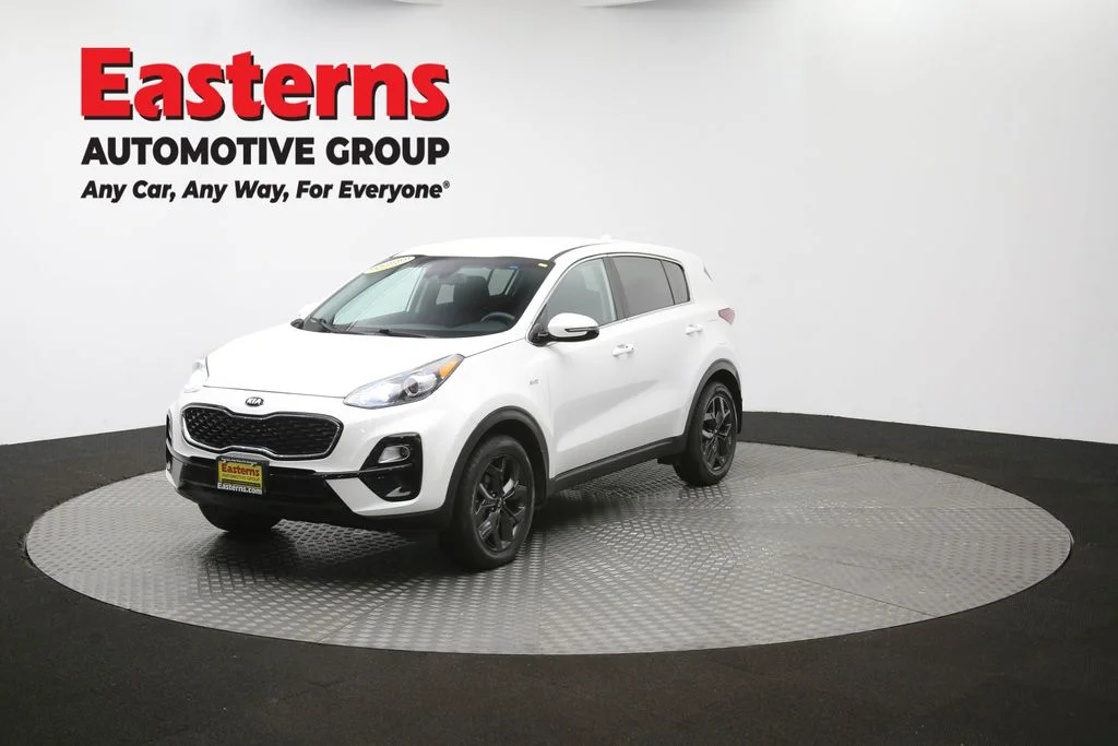 Used 2022 White Kia LX image 53
