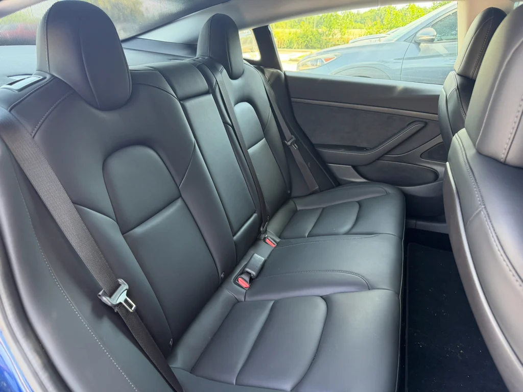 Used 2020  Tesla Standard Range image 25
