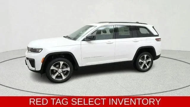 New 2026 Bright White Clear-Coat Exterior Paint Jeep Limited image 4
