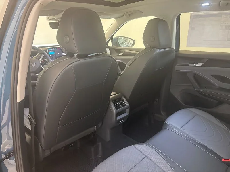 New 2026 Blue Volkswagen 2.0T SE image 18