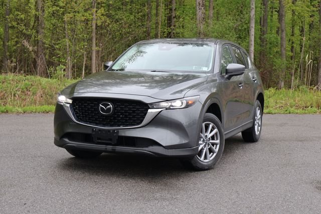 2023 Mazda CX-5 S Preferred package Auto AWD's photo