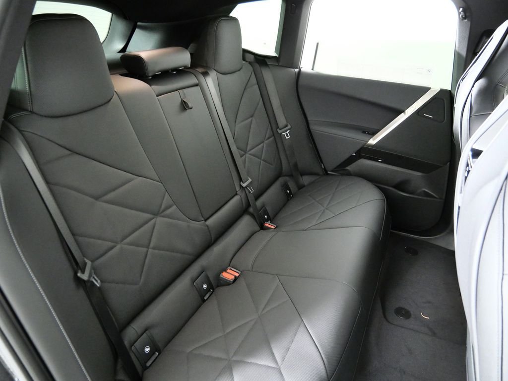 2026 BMW iX 60 - Photo 26
