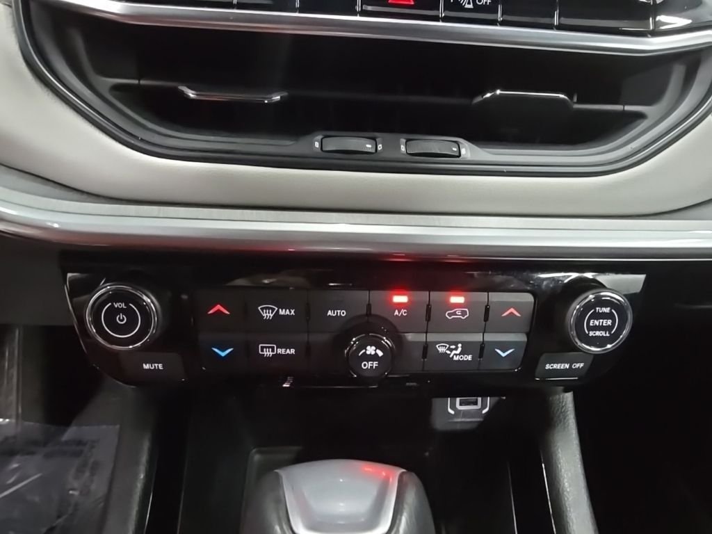 Used 2025 Red Jeep Limited image 25