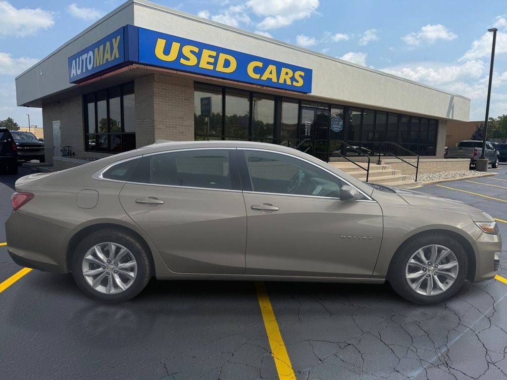 Used 2022 MINERAL GRAY METALLIC Chevrolet LT image 2