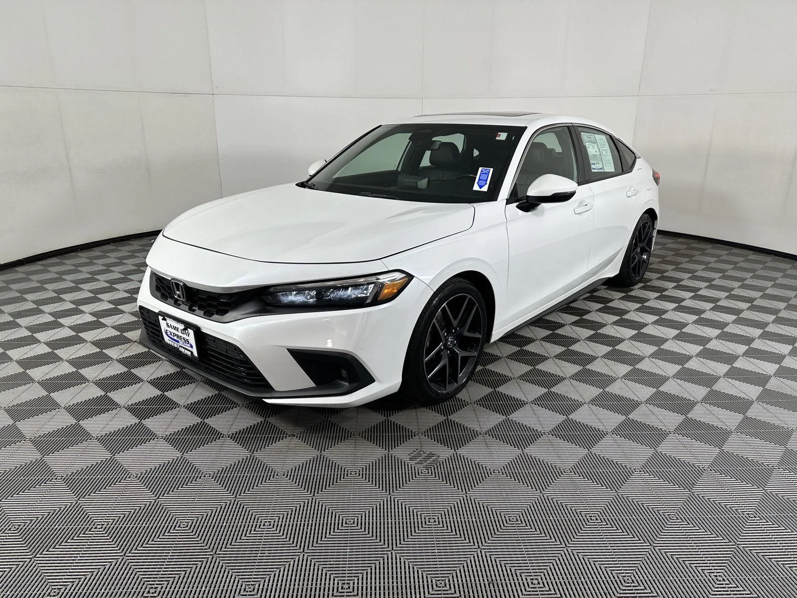 Used 2022 Platinum White Pearl Honda Sport Touring image 21