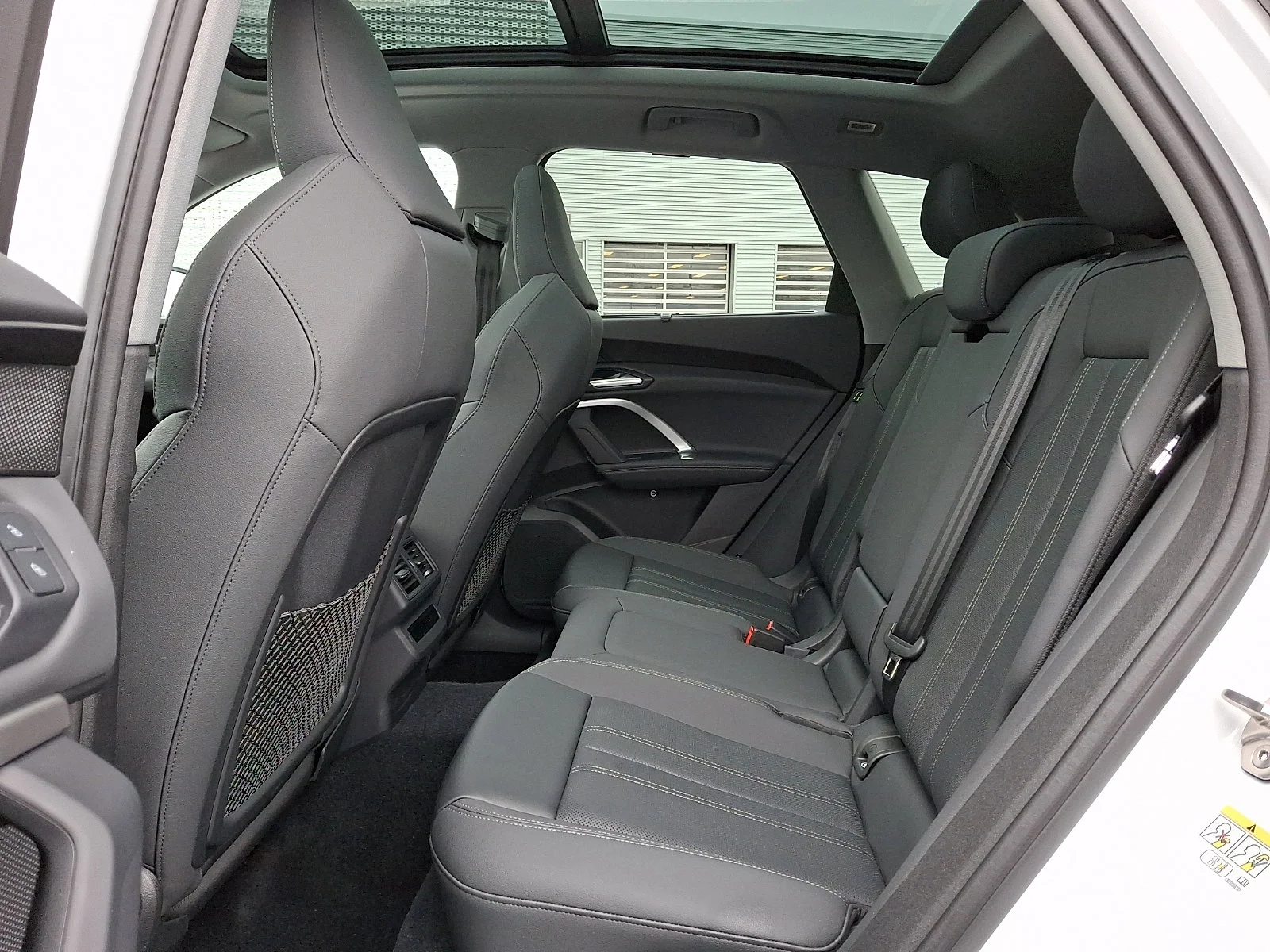 Used 2025 Glacier White Metallic   2Y2y Audi Premium Plus image 10