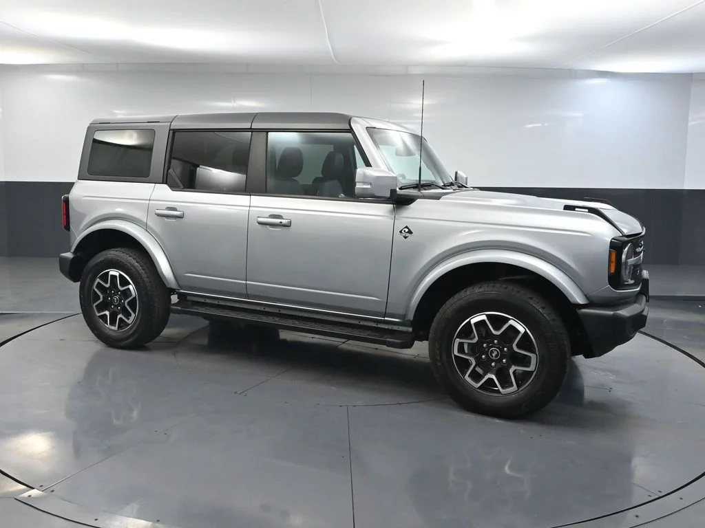 Certified Used 2023 Gray Ford Outer Banks image 4