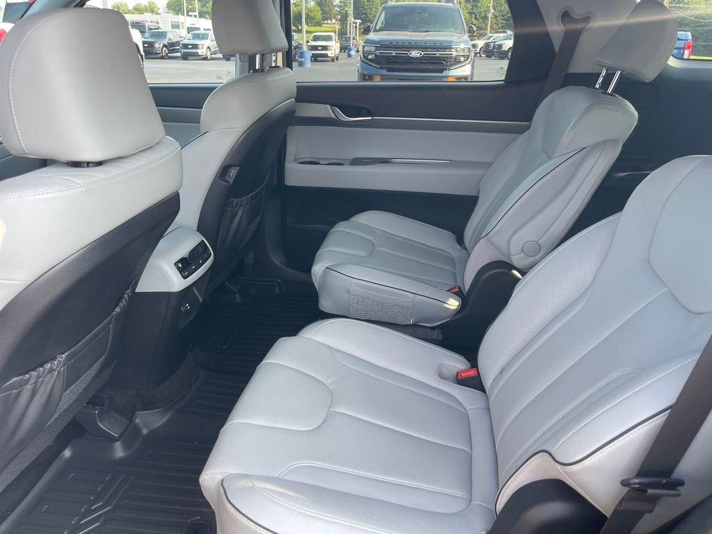 Used 2023 Black Hyundai SEL image 14