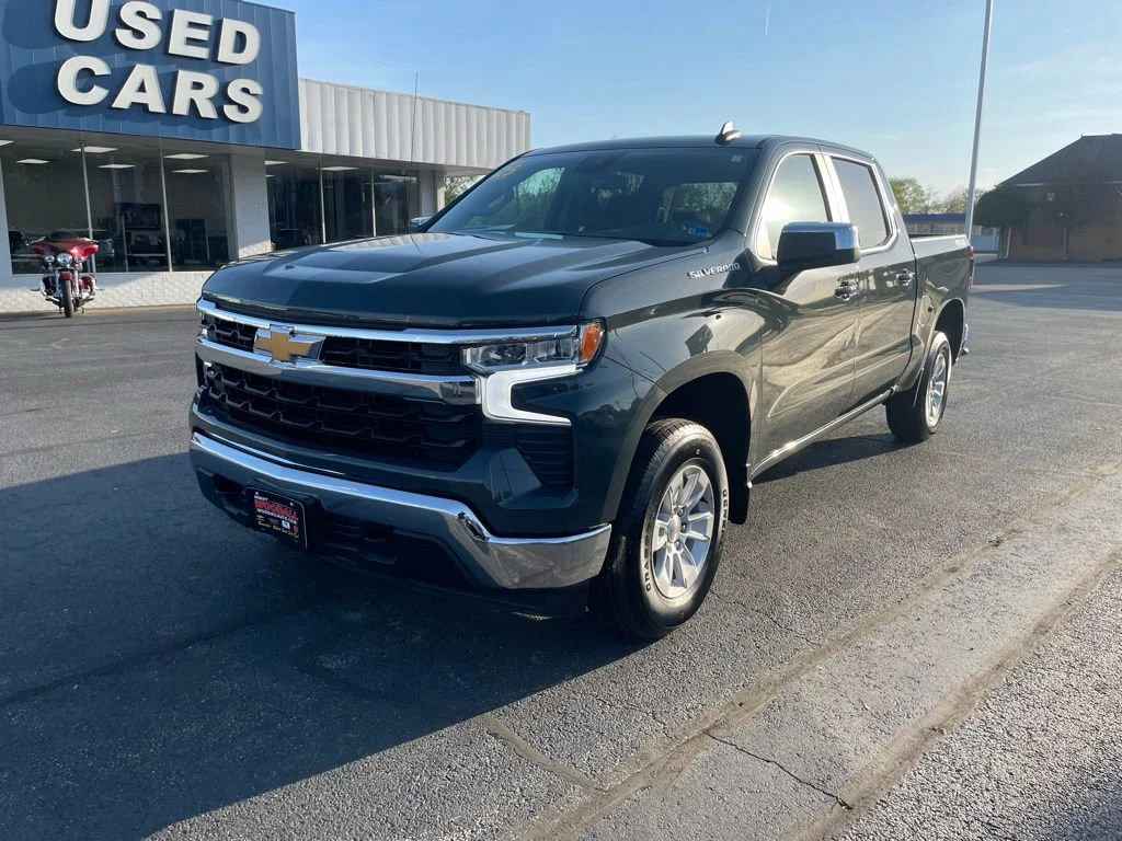 Used 2025 Cypress Gray Chevrolet LT image 1