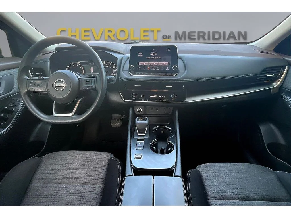 Used 2023  Nissan SV image 11