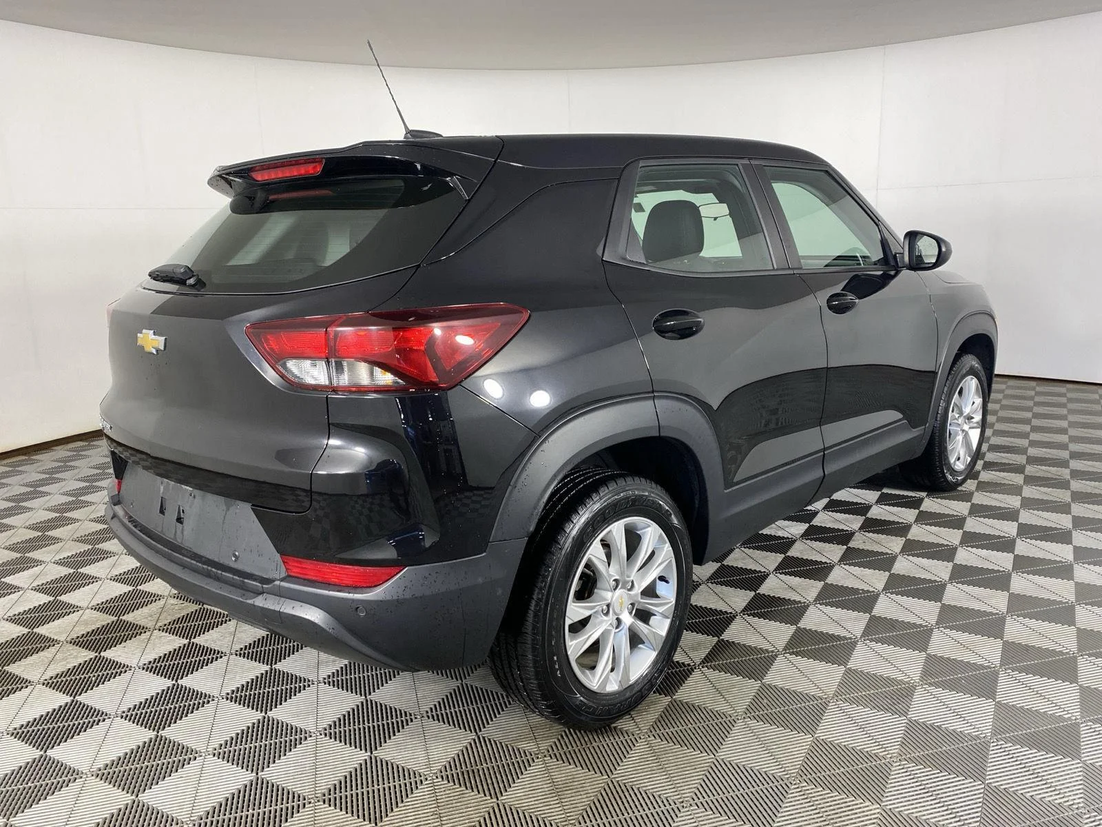 Used 2022 MOSAIC BLACK METALLIC Chevrolet LS image 7