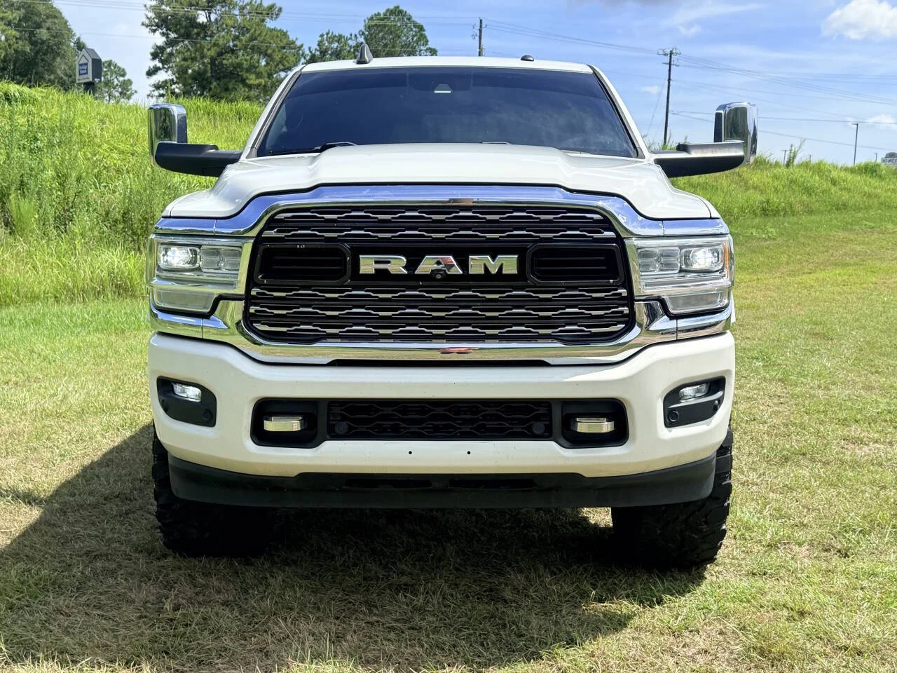 Used 2019 White RAM Limited 4x4 4dr Crew Cab 6.3 ft. SB Pickup image 8