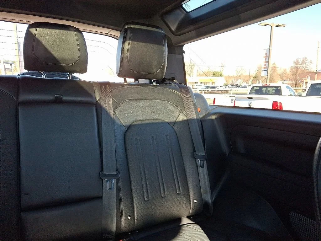 Used 2022  Land Rover X-Dynamic S image 21