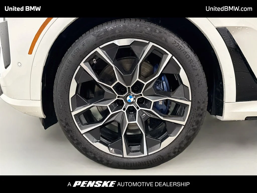Used 2025 Alpine White BMW M60i image 2
