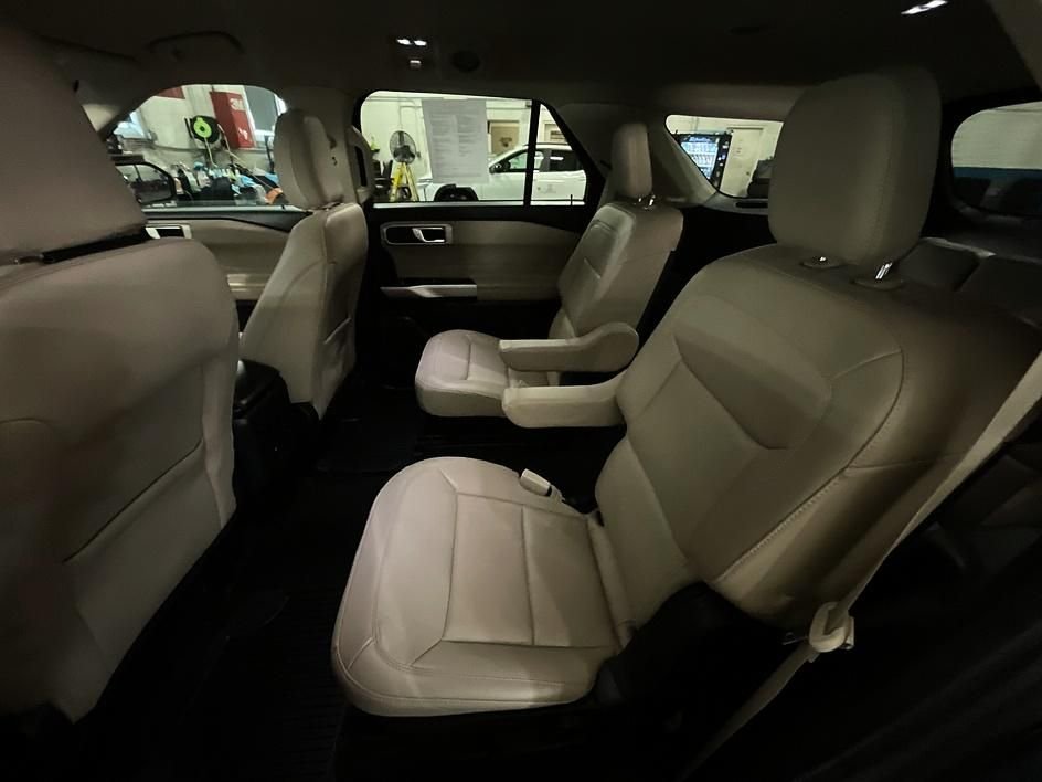 Used 2024 Blue Ford XLT image 27