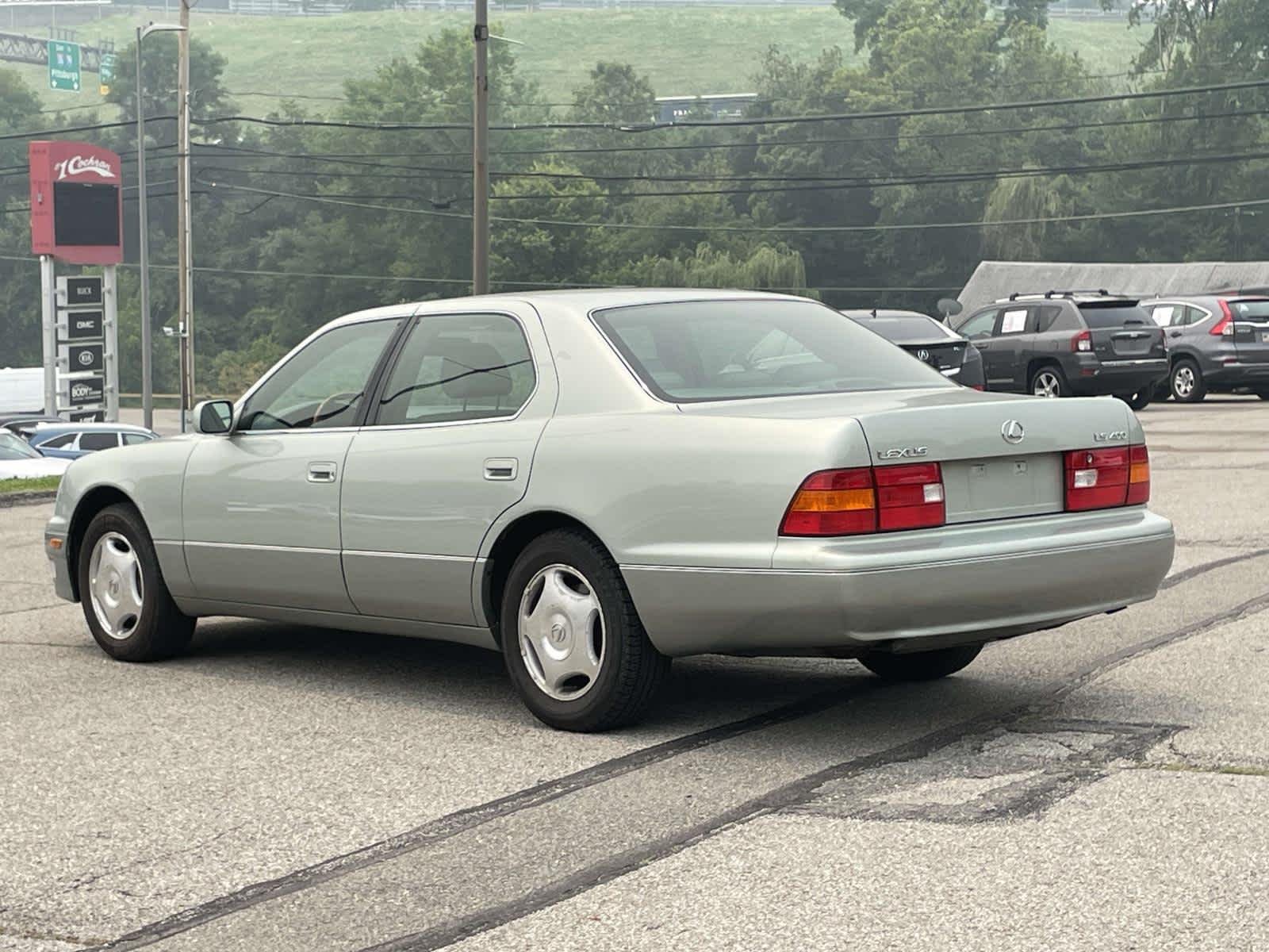 Used 1998 Silver Jade Pearl Lexus  image 9