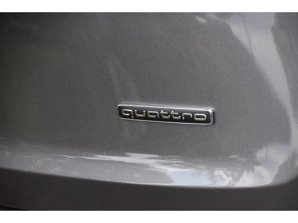 Used 2025 Gry Audi Premium Plus image 28