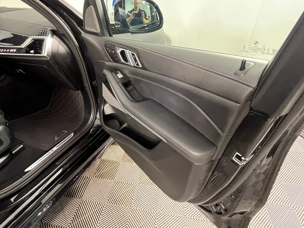 Certified Used 2025 Black Sapphire Metallic BMW xDrive40i image 26
