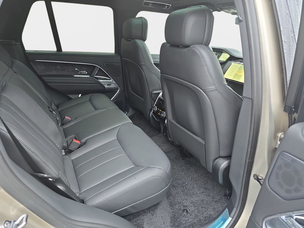 2025 Land Rover Range Rover SE - Photo 11