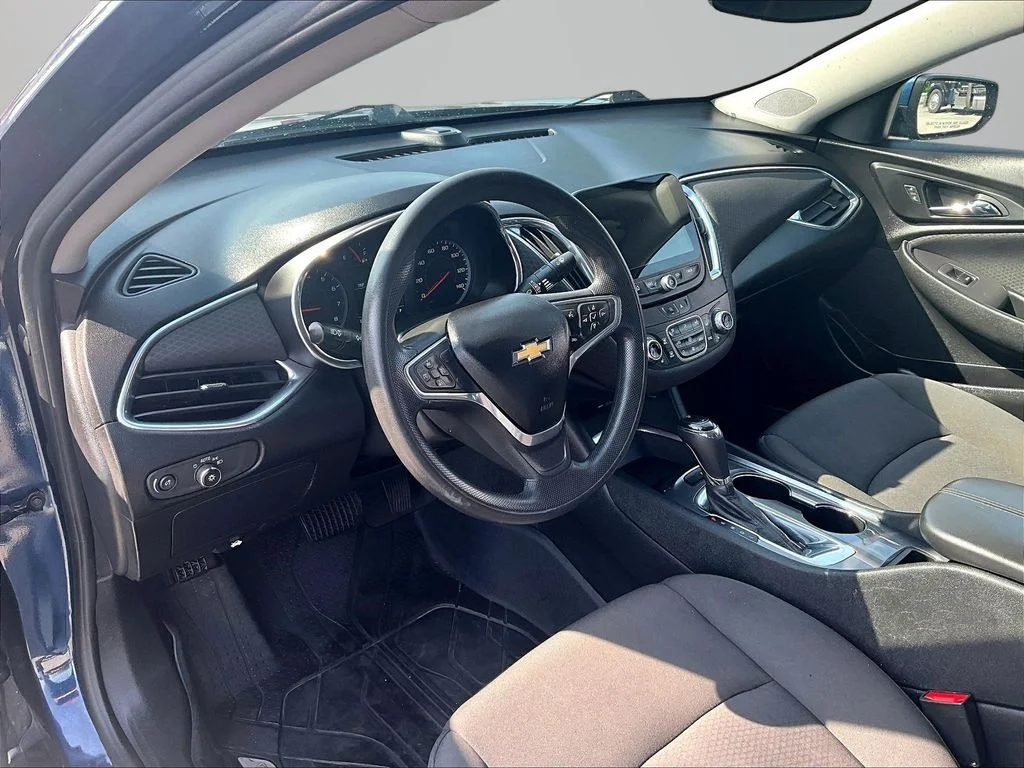 Used 2020 Blue Chevrolet LT image 15