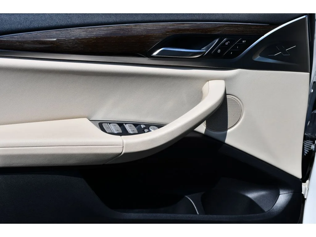 Used 2022 Alpine White BMW xDrive30i image 27