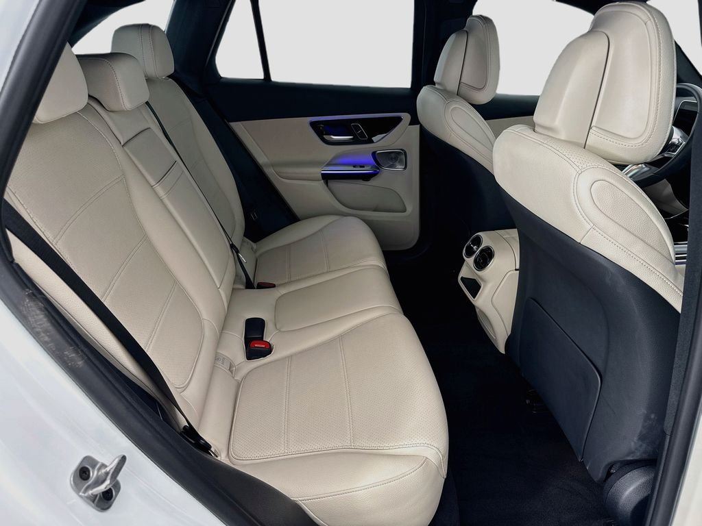 Used 2026 MANUFAKTUR Moonlight White Metallic Mercedes-Benz GLC 300 image 21