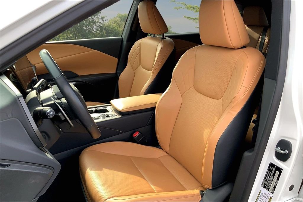 Used 2024 White Lexus 350 Premium image 20