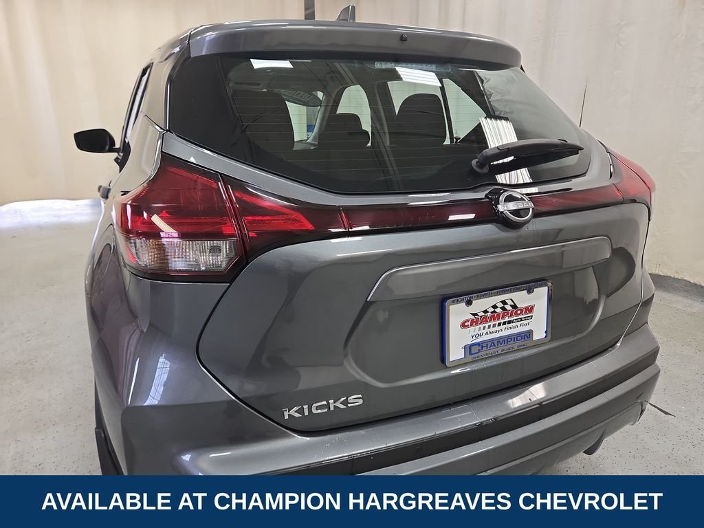 Used 2022 Gun Metallic Nissan S image 40