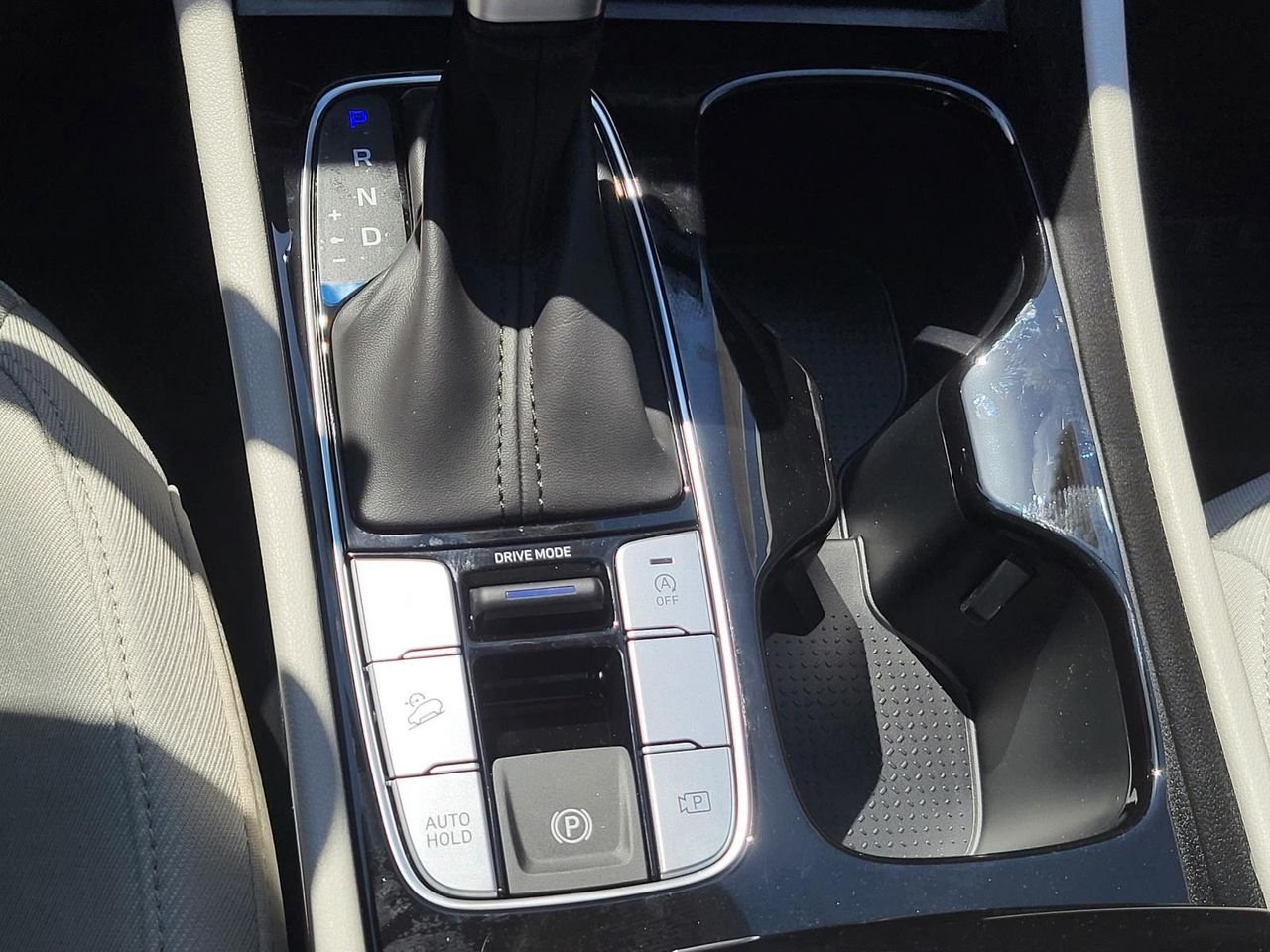 New 2026 Phantom Black Hyundai SEL FWD image 20