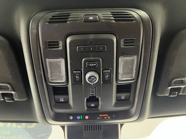 Used 2023 White GMC Denali Ultimate image 33