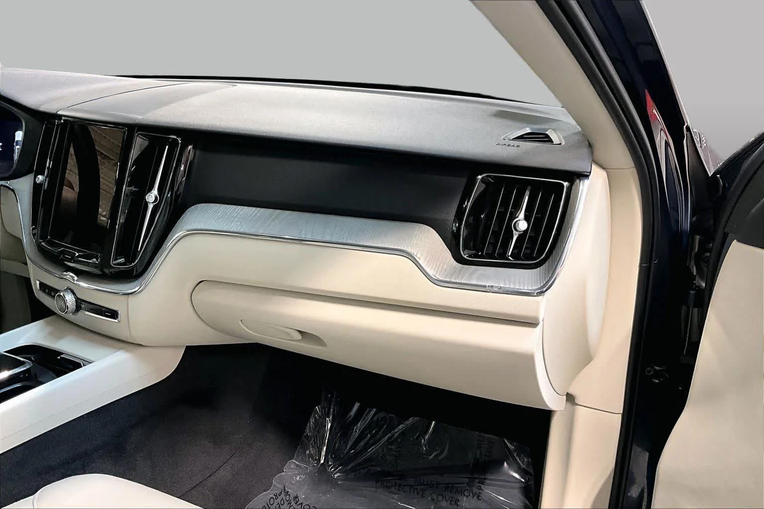 Certified Used 2024 Denim Blue Volvo Plus image 18