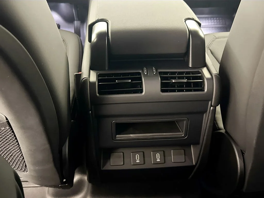 New 2026 Santorini Black Land Rover X-Dynamic SE image 26