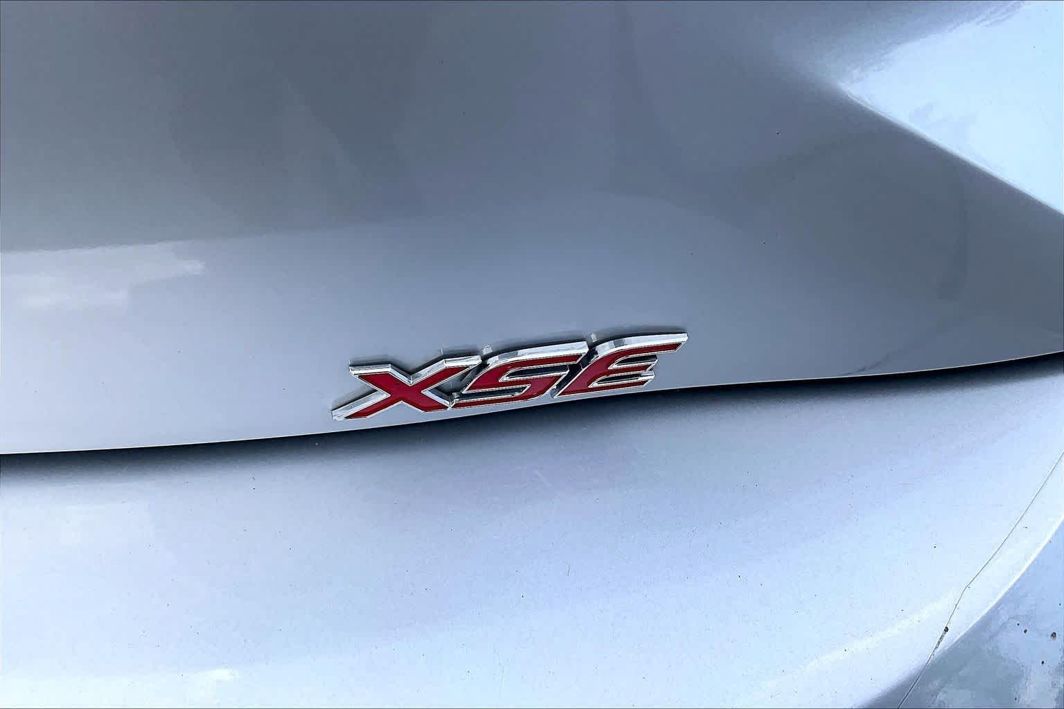 Used 2019 Classic Silver Metallic Toyota XSE image 9