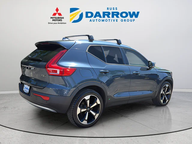 Used 2021 Blue Volvo Momentum image 5