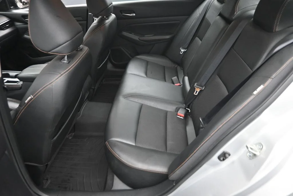 Used 2020 Silver Nissan 2.5 SR image 12
