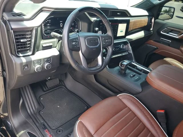 Used 2025 Onyx Black GMC Denali Ultimate image 6