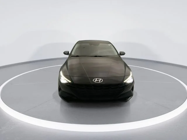 Used 2023 Black Hyundai SEL image 9