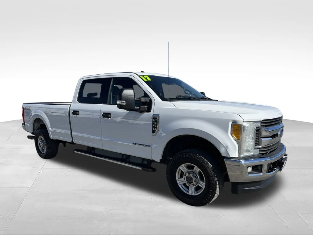 Used 2017 White Ford XLT image 3