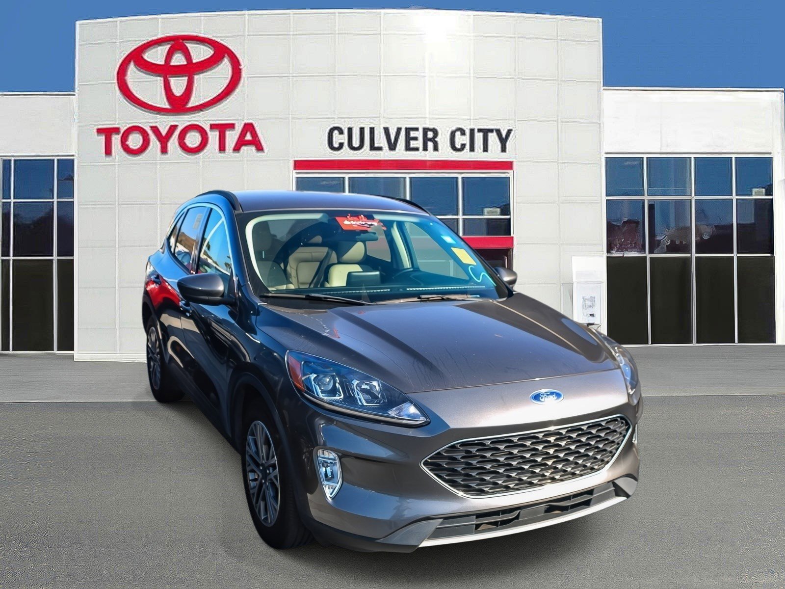 2022 Ford Escape SEL FWD's photo