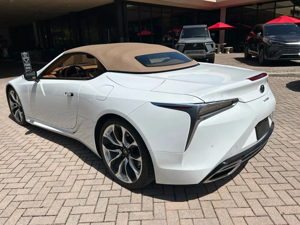 Used 2021 White Lexus 500 image 17